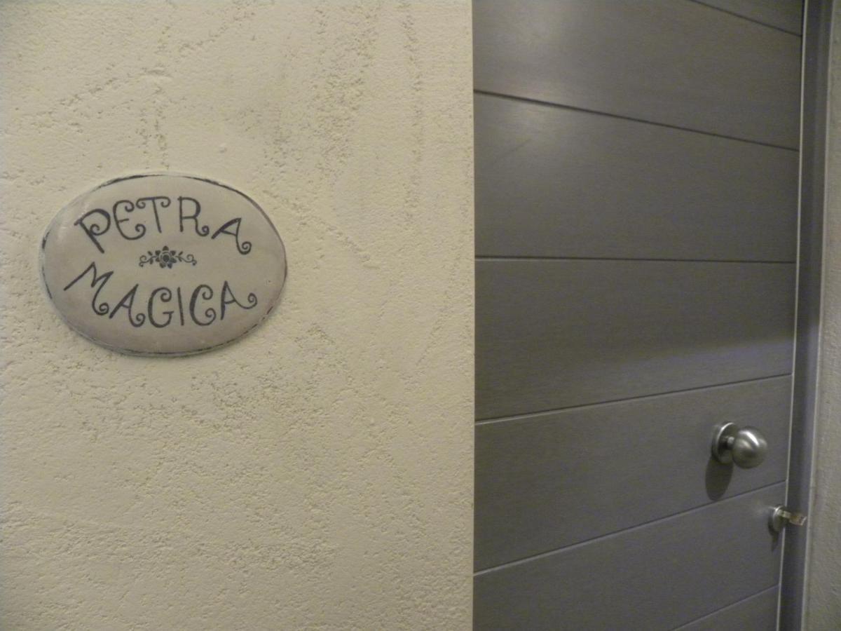 Petra Magica Apartment San Pantaleo Ngoại thất bức ảnh