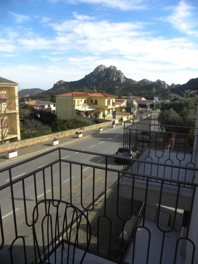 Petra Magica Apartment San Pantaleo Ngoại thất bức ảnh